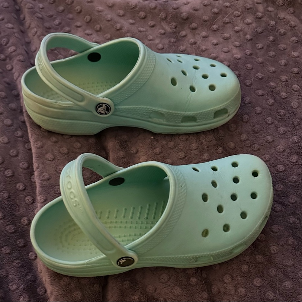 CROCS Green Sandals with Ventilated Design